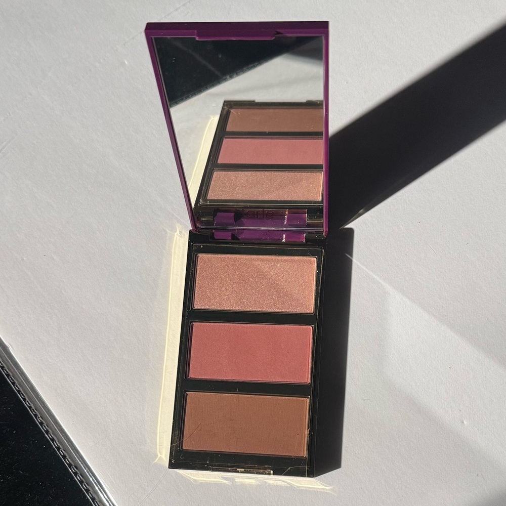 TARTE “Romantic Roses” Amazonian clay face palette